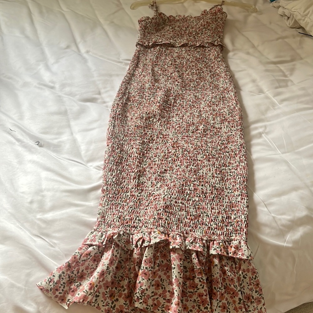 Cute Spring Dress! 🌸💐🌺 only worn once.